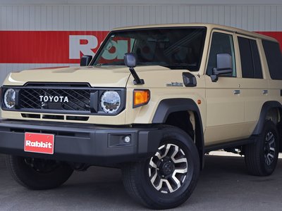 TOYOTA LAND CRUISER 70 - 1