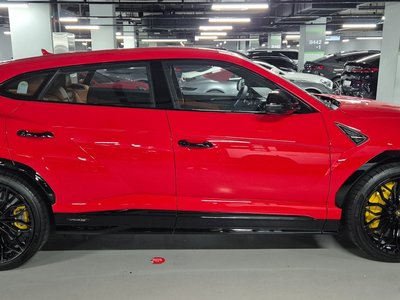 LAMBORGHINI URUS - 3