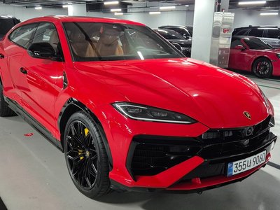 LAMBORGHINI URUS - 5