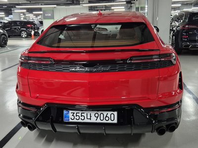 LAMBORGHINI URUS - 2