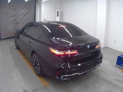 BMW I7 - 2