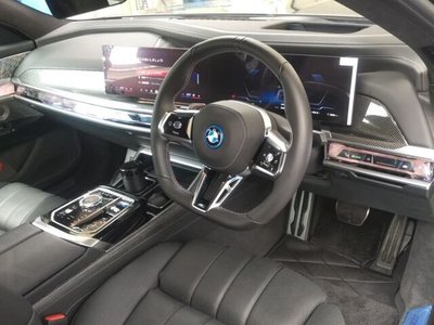 BMW I7 - 3