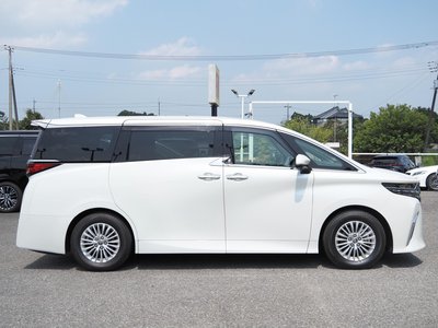 2023 Toyota ALPHARD — фото 9