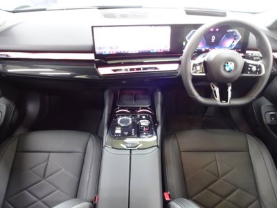 2025 BMW 5 SERIES 缩略图 30