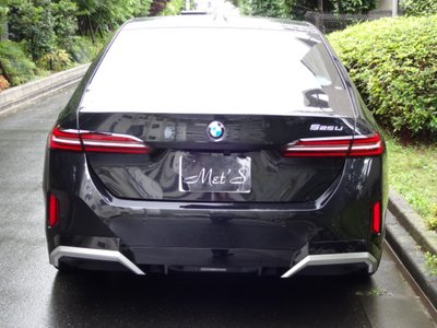 2025 BMW 5 SERIES — фото 9