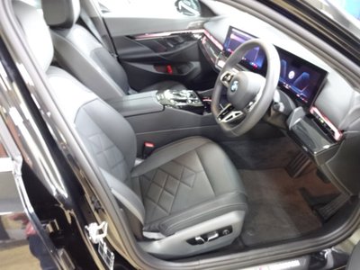 2025 BMW 5 SERIES 缩略图 15