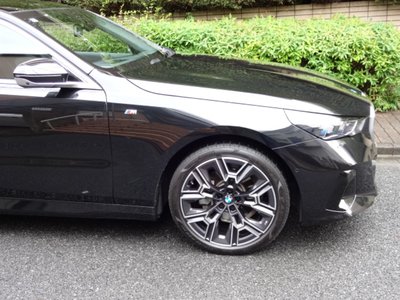 2025 BMW 5 SERIES 缩略图 22