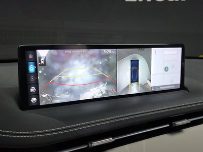 2021 Genesis GV70 — миниатюра 21