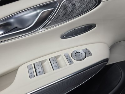 2021 Genesis GV70 — миниатюра 24