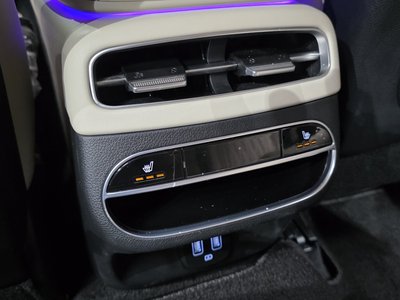 2021 Genesis GV70 — миниатюра 28