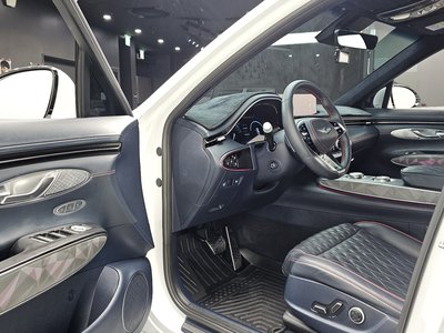 2021 Genesis GV70 — миниатюра 13