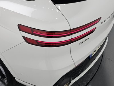 صورة 10 لـ 2021 Genesis GV70