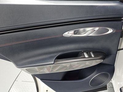 2021 Genesis GV70 — миниатюра 15