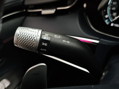 2021 Genesis GV70 — миниатюра 30