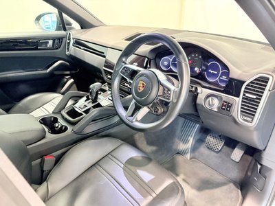 PORSCHE CAYENNE - 8