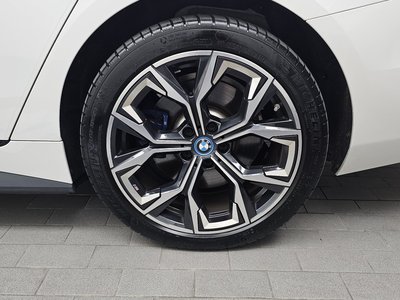 2024 BMW I4 — фото 8