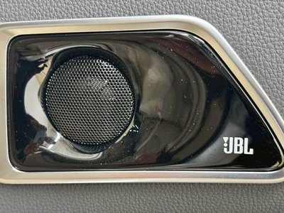 TOYOTA LAND CRUISER 300 - 7