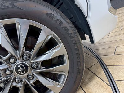 2024 Toyota LAND CRUISER 300 缩略图 24