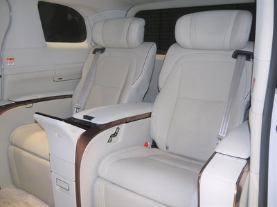 2023 Lexus LM — миниатюра 23