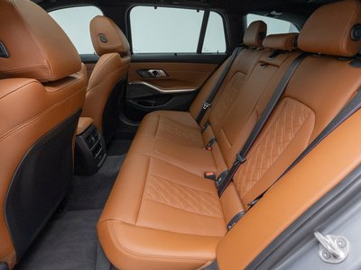 صورة 10 لـ 2025 BMW 3 SERIES