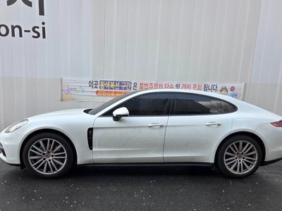 PORSCHE PANAMERA - 7