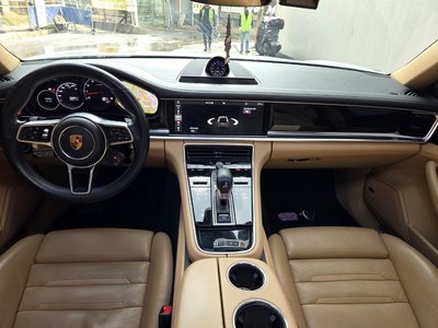 PORSCHE PANAMERA - 9