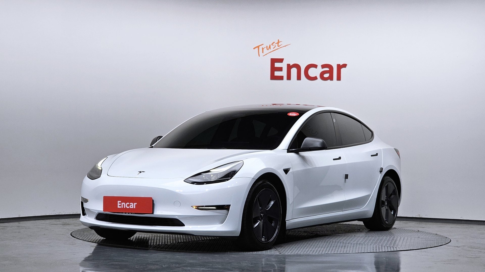 TESLA MODEL 3 - View 1