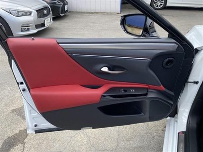 2024 Lexus ES — миниатюра 17
