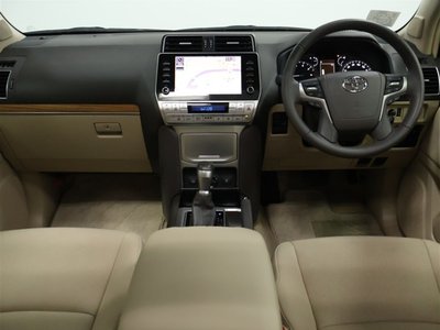 TOYOTA LAND CRUISER PRADO - 3