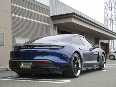 PORSCHE TAYCAN - 9