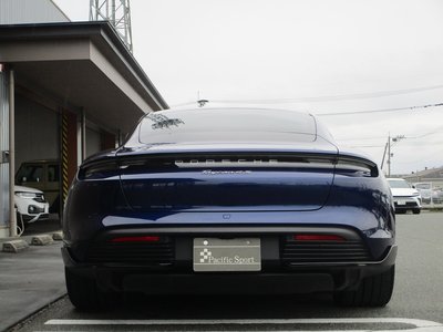 PORSCHE TAYCAN - 8