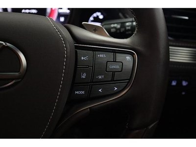 2017 Lexus LS — миниатюра 25