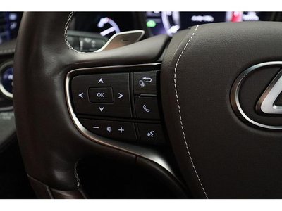2017 Lexus LS — миниатюра 24