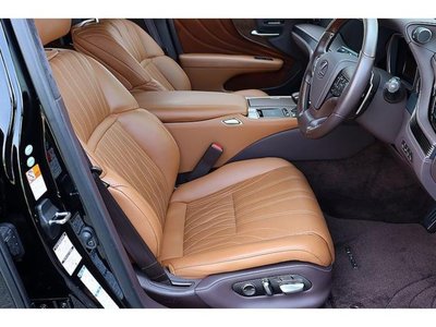 2017 Lexus LS — миниатюра 20