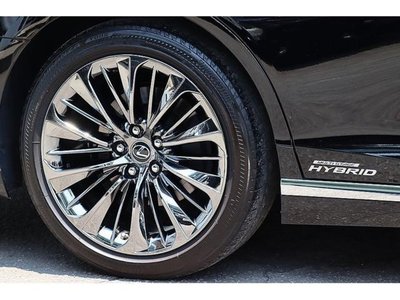 2017 Lexus LS — миниатюра 16