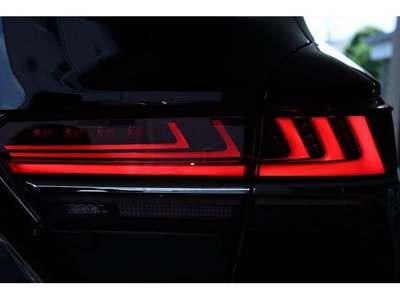2017 Lexus LS — миниатюра 15
