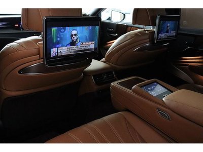 2017 Lexus LS — миниатюра 35