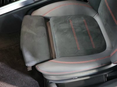 MERCEDES-BENZ GLB - 10