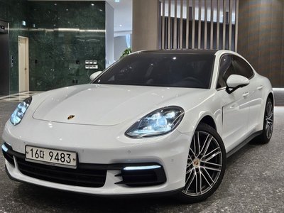PORSCHE PANAMERA - 1