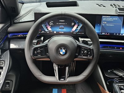 2025 BMW 5 SERIES — миниатюра 19