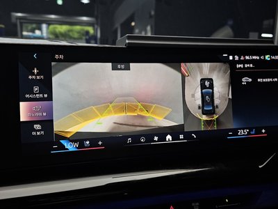 2025 BMW 5 SERIES — миниатюра 21