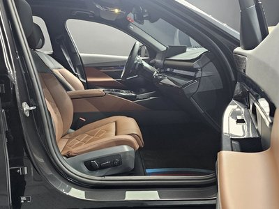 2025 BMW 5 SERIES — миниатюра 16