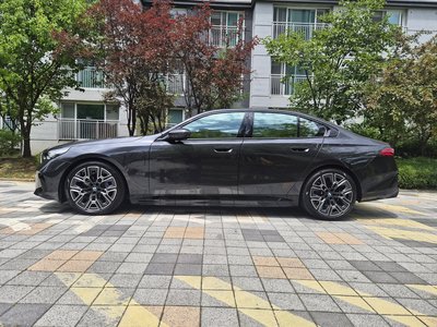 2026 BMW 5 SERIES photo 2