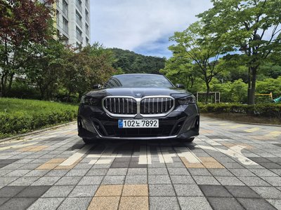 2026 BMW 5 SERIES photo 3