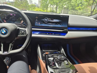 2026 BMW 5 SERIES photo 4