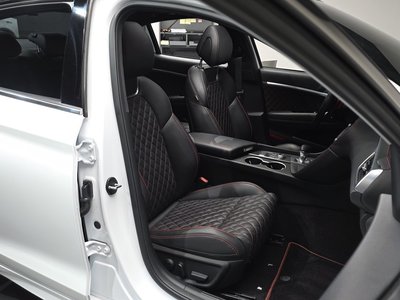 صورة مصغرة 12 لـ 2023 Genesis THE NEW G70