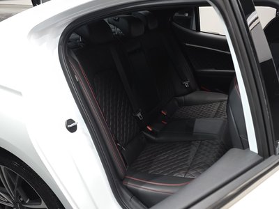 صورة مصغرة 11 لـ 2023 Genesis THE NEW G70