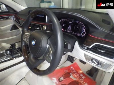 2020 BMW 7 SERIES photo 5