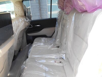 TOYOTA LAND CRUISER 300 - 10