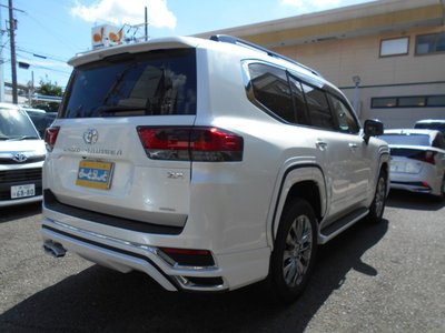 TOYOTA LAND CRUISER 300 - 6